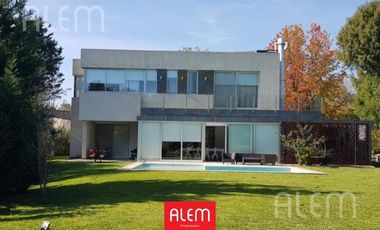 Importante Casa en VENTA en El Ombu