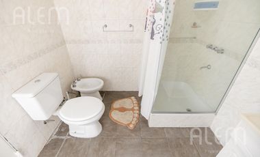 Casa en Echeverria del Lago con Piscina y excelente forestacion