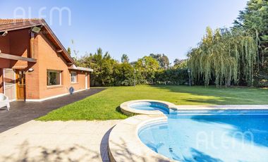 Casa en Echeverria del Lago con Piscina y excelente forestacion