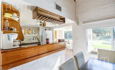 Casa en Echeverria del Lago con Piscina y excelente forestacion