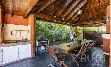 Casa en Echeverria del Lago con Piscina y excelente forestacion