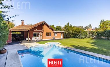 Casa en Echeverria del Lago con Piscina y excelente forestacion