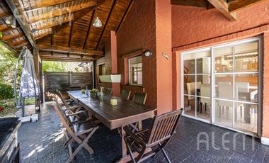 Casa en Echeverria del Lago con Piscina y excelente forestacion