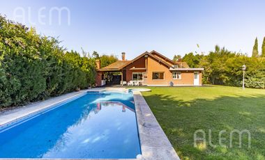 Casa en Echeverria del Lago con Piscina y excelente forestacion