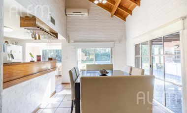 Casa en Echeverria del Lago con Piscina y excelente forestacion