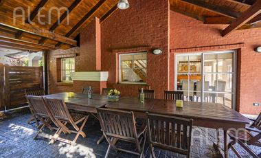 Casa en Echeverria del Lago con Piscina y excelente forestacion