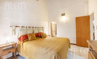 Casa en Echeverria del Lago con Piscina y excelente forestacion