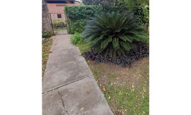 VIVIENDA CON DOS TERRENOS EN VENTA. PARQUE PASO DEL REY