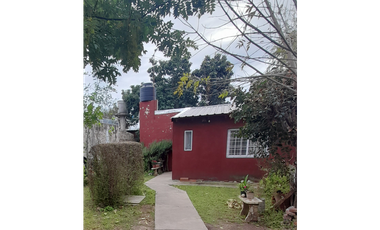 VIVIENDA CON DOS TERRENOS EN VENTA. PARQUE PASO DEL REY