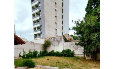 CASA DOS PLANTAS CALLE URQUIZA