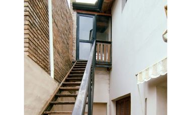 CASA DOS PLANTAS CALLE URQUIZA