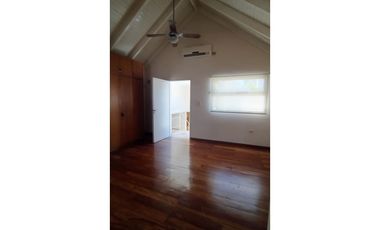 Excepcional propiedad cuatro habitaciones en zona centro de Paraná