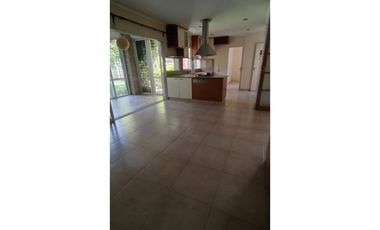 Excepcional propiedad cuatro habitaciones en zona centro de Paraná