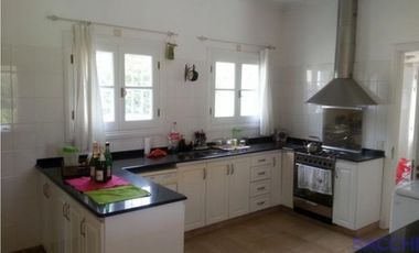 CASA EN VENTA BARRIO LAS CASUARINAS