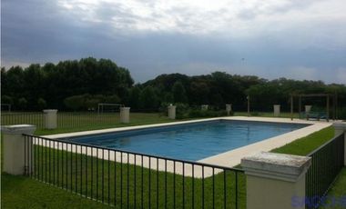 CASA EN VENTA BARRIO LAS CASUARINAS