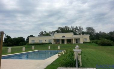 CASA EN VENTA BARRIO LAS CASUARINAS