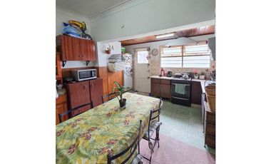 Chalet 3 amb con parque + Depto. 3 amb con garaje - C. Villar y Carasa