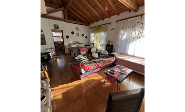 Chalet en excelente ubicacion, OPORTUNIDAD.