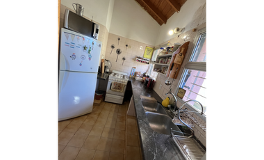 Chalet en excelente ubicacion, OPORTUNIDAD.