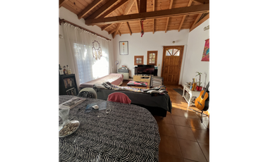 Chalet en excelente ubicacion, OPORTUNIDAD.