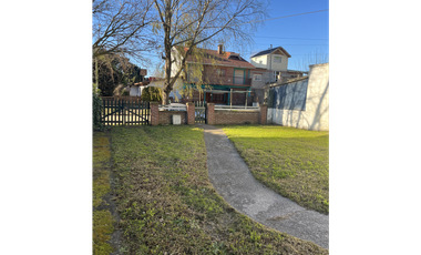 Chalet en excelente ubicacion, OPORTUNIDAD.