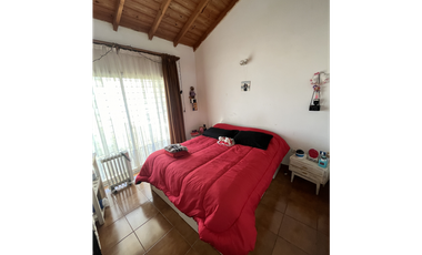 Chalet en excelente ubicacion, OPORTUNIDAD.