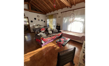 Chalet en excelente ubicacion, OPORTUNIDAD.