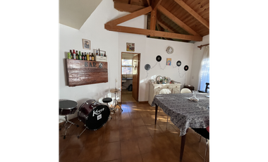 Chalet en excelente ubicacion, OPORTUNIDAD.