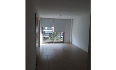 EXCELENTE DEPARTAMENTO EN ESTACION DE CASTELAR EN VENTA