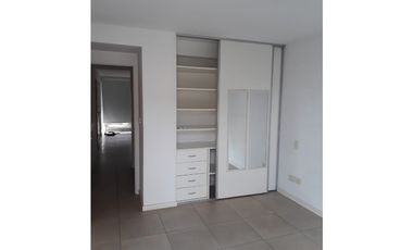 EXCELENTE DEPARTAMENTO EN ESTACION DE CASTELAR EN VENTA