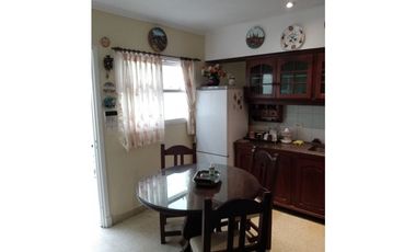 CHALET Y ESTUDIO EN PARQUE LURO