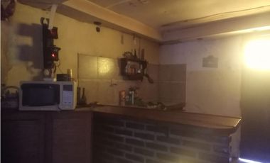 CASA EN PH CON AMPLIO TERRENO EN VENTA SOBRE BRANDSEN