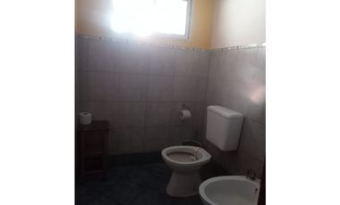 CASA EN PH CON AMPLIO TERRENO EN VENTA SOBRE BRANDSEN