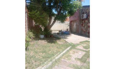 CASA EN PH CON AMPLIO TERRENO EN VENTA SOBRE BRANDSEN