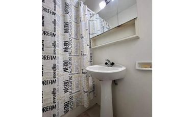 ¡Departamento con balcón y cochera cubierta a pasos del mar!