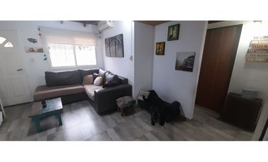 HERMOSA CASA EN PH TOTALMENTE ACTUALIZADA EN VENTA. MORON SUR