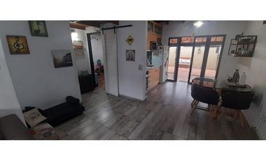 HERMOSA CASA EN PH TOTALMENTE ACTUALIZADA EN VENTA. MORON SUR