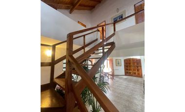 Casa ideal para proyectos frente al mar !!!