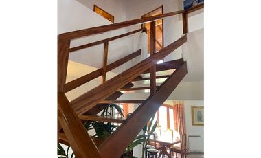 Casa ideal para proyectos frente al mar !!!