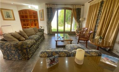 Casa ideal para proyectos frente al mar !!!