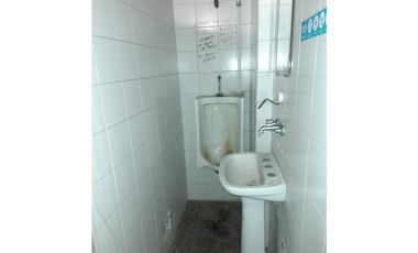 DOS EDIFICIOS EN 