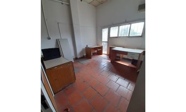 DOS EDIFICIOS EN 