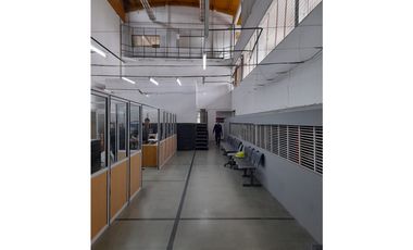 DOS EDIFICIOS EN 