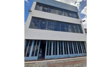 DOS EDIFICIOS EN 
