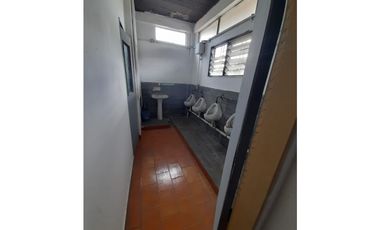 DOS EDIFICIOS EN 