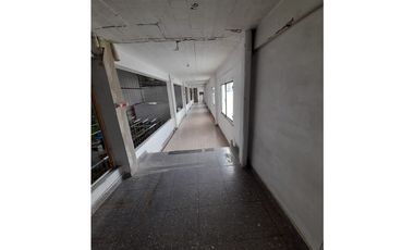 DOS EDIFICIOS EN 