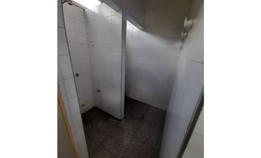 DOS EDIFICIOS EN 