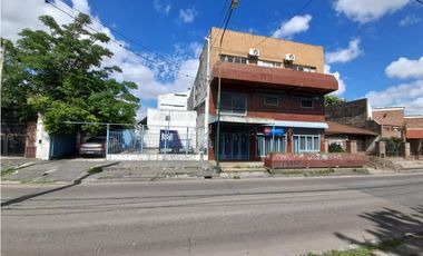 DOS EDIFICIOS EN 