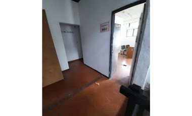 DOS EDIFICIOS EN 