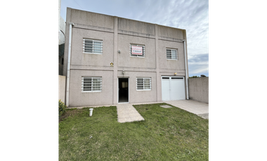 Propiedad de 6 ambientes a una cuadra de la playa, Santa Clara Del Mar